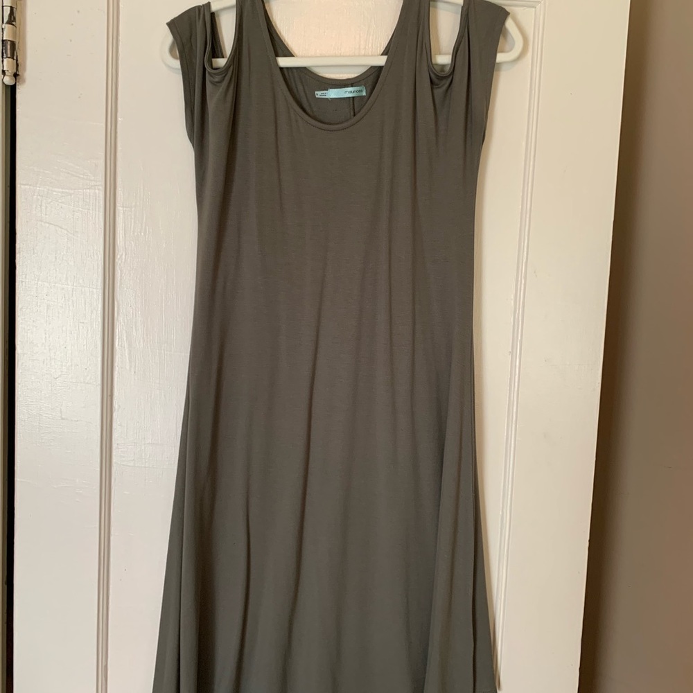 Shoulder cut out dress